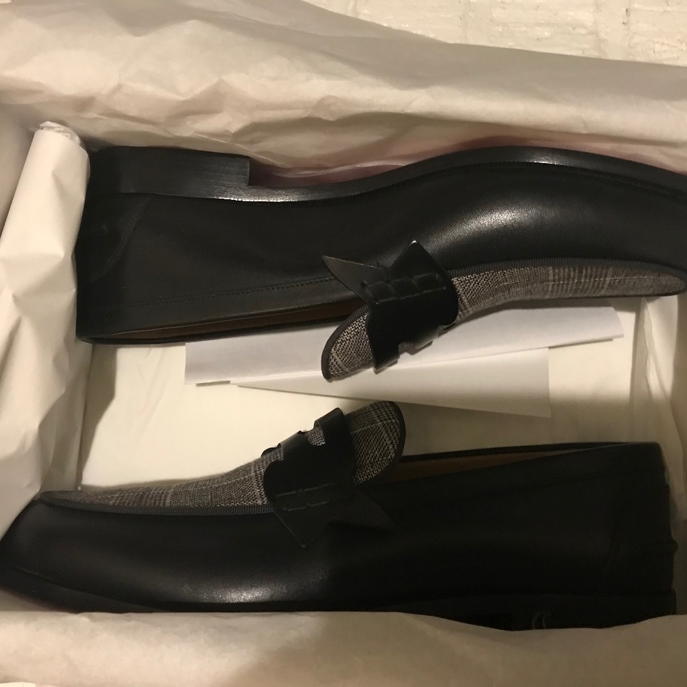 Christian Louboutin No Penny Flat US9  Black/Grey